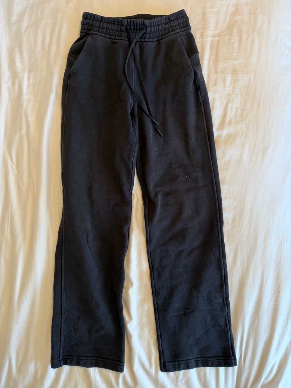Lululemon black open leg draw string sweatpants